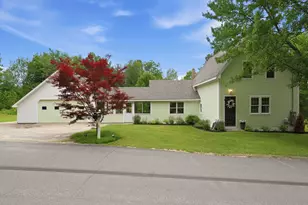 148 E Holderness Rd, Holderness, NH 03245 - Photo 1