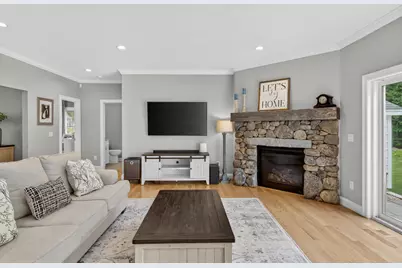 21 Walnut Hill Drive, Hooksett, NH 03106 - Photo 14