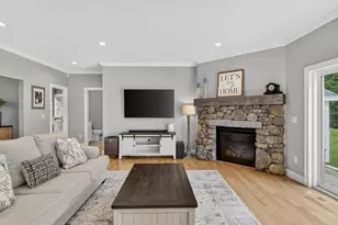 21 Walnut Hill Dr, Hooksett, NH 03106 - Photo 14