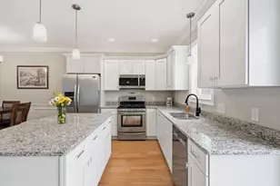 46 Acadia Ln, Exeter, NH 03833 - Photo 2