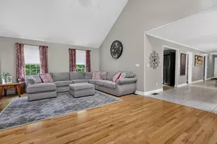 7 Cheshire Ct, Londonderry, NH 03053 - Photo 10