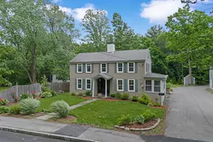111 Manchester St, Nashua, NH 03064 - Photo 2