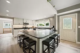 306 Phillip St, Manchester, NH 03102 - Photo 10