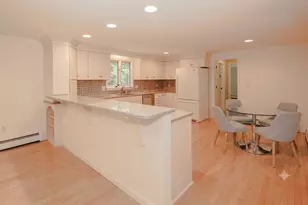 20 Wheaton Dr, Pelham, NH 03076 - Photo 10
