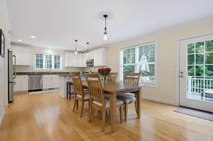 33 Chisholm Farm Dr, Stratham, NH 03885 - Photo 8