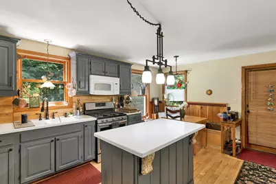 8 New London Drive, Barnstead, NH 03225 - Photo 4