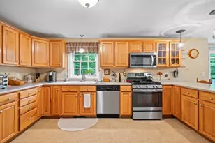 25 Melba Dr, Hudson, NH 03051 - Photo 6