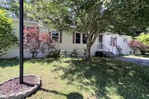 1 Oak Ct, Seabrook, NH 03874 - Photo 2