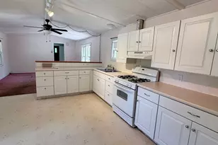 1 Oak Ct, Seabrook, NH 03874 - Photo 4
