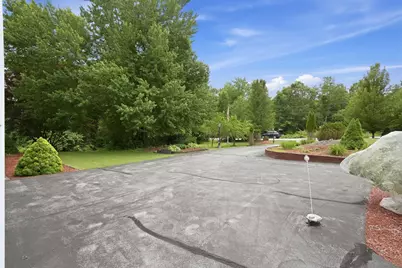 5 Johns Drive, Hooksett, NH 03106 - Photo 2