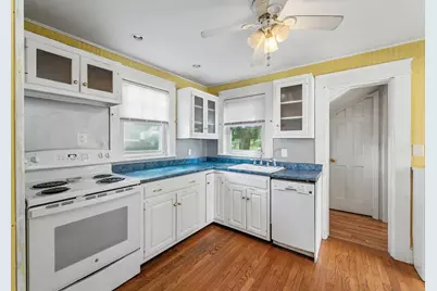20 Lawndale Avenue, Nashua, NH 03060 - Photo 12