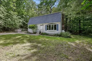 11 Hartson Cir, Hudson, NH 03051 - Photo 1