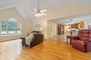 79 Wyndridge Cir, Pelham, NH 03076 - Photo 20