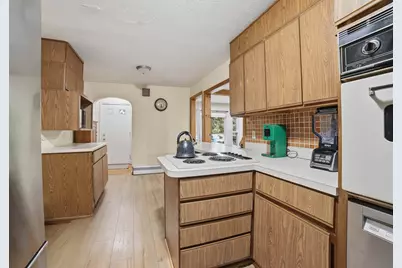 2073 Goffs Falls Road, Manchester, NH 03103 - Photo 6