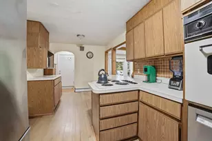 2073 Goffs Falls Rd, Manchester, NH 03103 - Photo 6