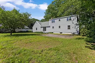 10 Colonial Cir, Hampton, NH 03842 - Photo 2