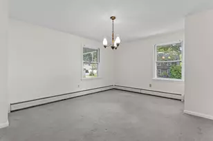 10 Colonial Cir, Hampton, NH 03842 - Photo 16