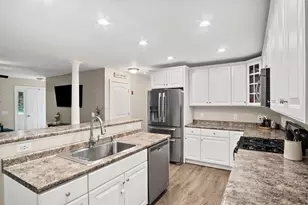 2 Hemlock Shore Dr, Atkinson, NH 03811 - Photo 8