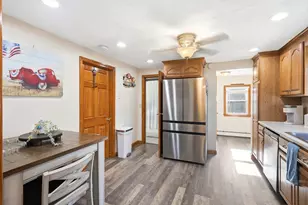 31 Hillside Ave, Derry, NH 03038 - Photo 6