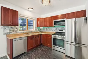 123 Smyth Rd, Manchester, NH 03104 - Photo 8
