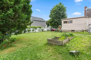 75 Dickey St, Manchester, NH 03102 - Photo 6