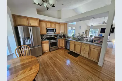 9 Hemlock Drive, Newton, NH 03858 - Photo 4