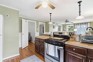 32 N Shr Rd, Sandown, NH 03873 - Photo 12