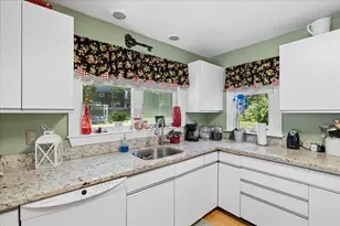 97 Old Rockingham Rd, Salem, NH 03079 - Photo 20