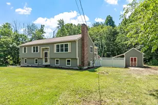 25 Sawyer Ave, Atkinson, NH 03811 - Photo 4