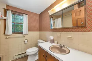 28 Manchester Rd, Amherst, NH 03031 - Photo 12