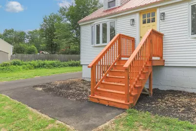 30 Dawson Avenue, Manchester, NH 03104 - Photo 6