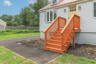 30 Dawson Ave, Manchester, NH 03104 - Photo 6