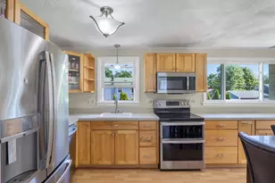 124 Claire St, Manchester, NH 03103 - Photo 10