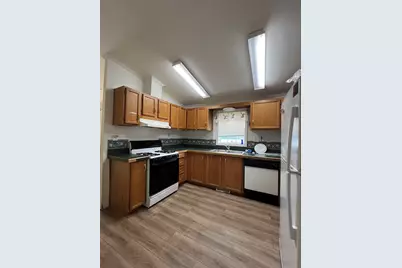 290 Calef Highway #D-17, Epping, NH 03042 - Photo 6