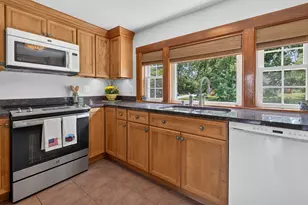 48 Dawson Ave, Manchester, NH 03104 - Photo 18