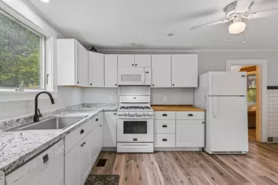2 Charles Street, Proctor, VT 05765 - Photo 6