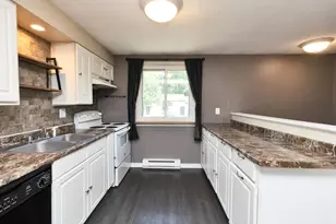 901 Mammoth Rd, Manchester, NH 03104 - Photo 8