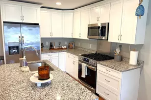 8 Cranberry Way, Manchester, NH 03109 - Photo 4
