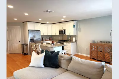 8 Cranberry Way, Manchester, NH 03109 - Photo 6