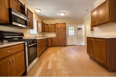 11 Depot Square Street, Ossipee, NH 03814 - Photo 8