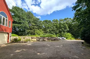 76 Hampstead Rd, Danville, NH 03819 - Photo 4