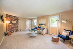 130 Lindstrom Ln, Manchester, NH 03104 - Photo 10