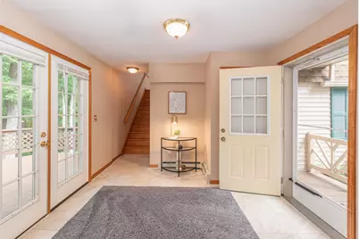 130 Lindstrom Lane, Manchester, NH 03104 - Photo 4