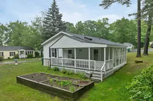 40 Hamlin Ct, Laconia, NH 03246 - Photo 2