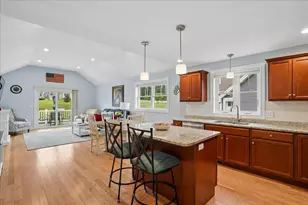 28 Pasture Ln, Nashua, NH 03062 - Photo 4