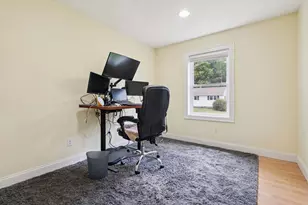 20 Lorraine St, Newport, NH 03773 - Photo 10
