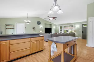 20 Lorraine St, Newport, NH 03773 - Photo 4