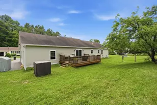 20 Lorraine St, Newport, NH 03773 - Photo 24