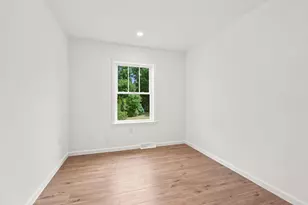 28 Cottage Pl, Ashland, NH 03217 - Photo 24