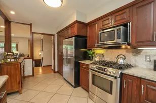 1327 Beech St, Manchester, NH 03104 - Photo 18